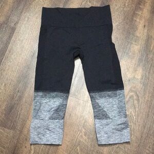 🔥$SALE$🔥 Lululemon Seamlessly Street Crop Heathered Black